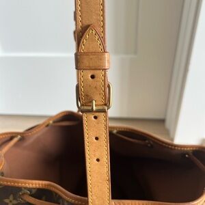 Authentic Louis Vuitton Noel Bag M42224 Preloved